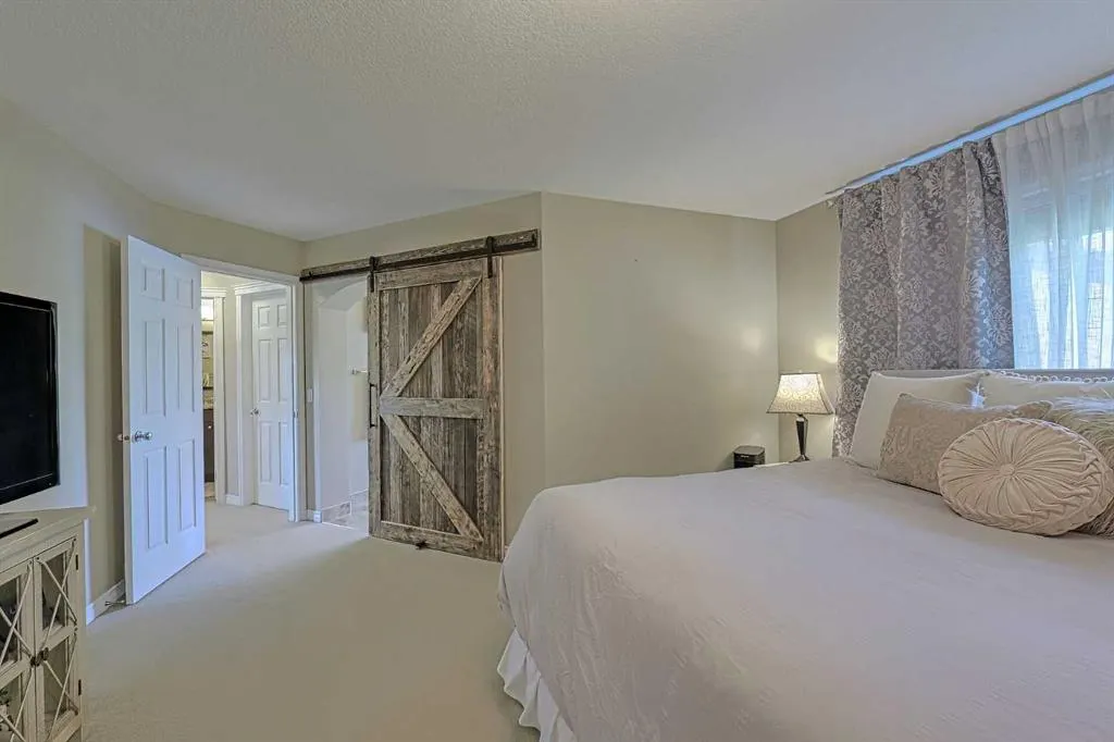 179 West Lakeview Passage