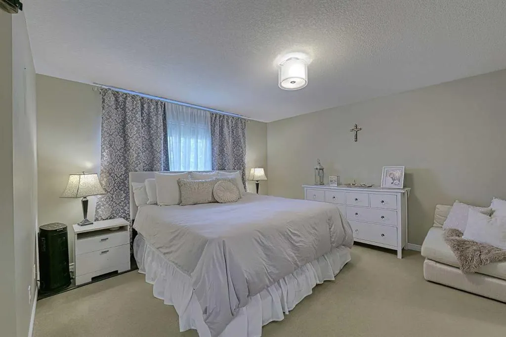 179 West Lakeview Passage