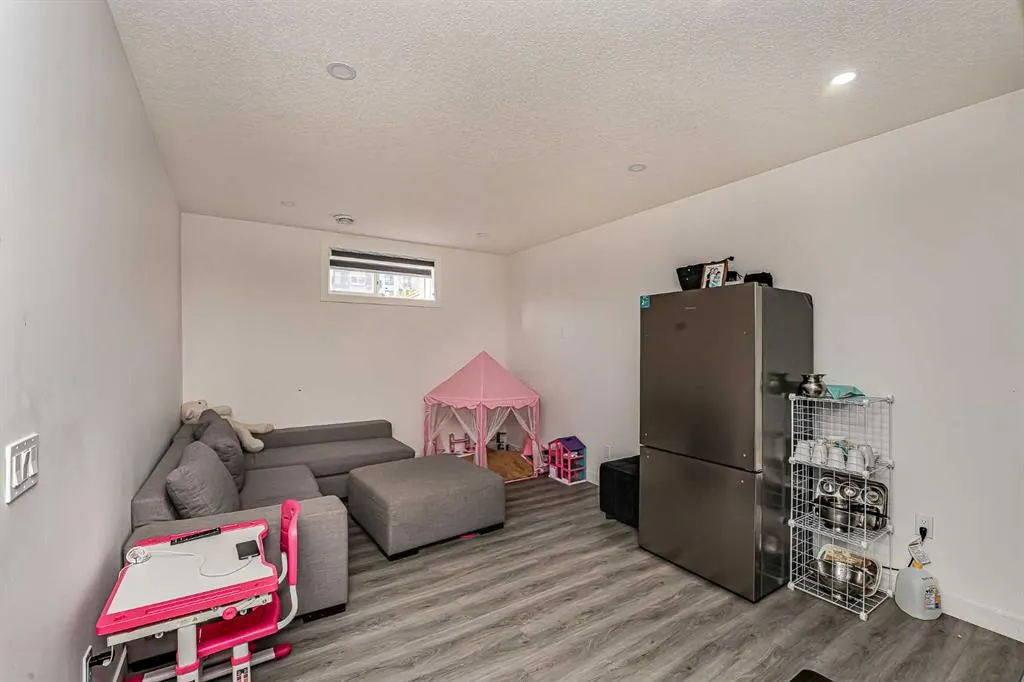 236 Dawson Harbour Heights