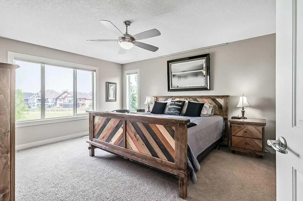 128 Drake Landing Terrace