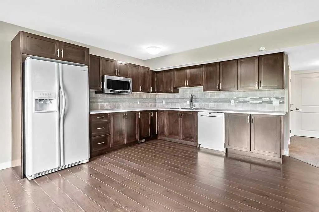 128 Drake Landing Terrace