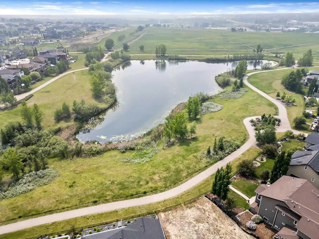 128 Drake Landing Terrace