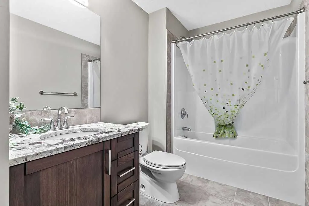 128 Drake Landing Terrace