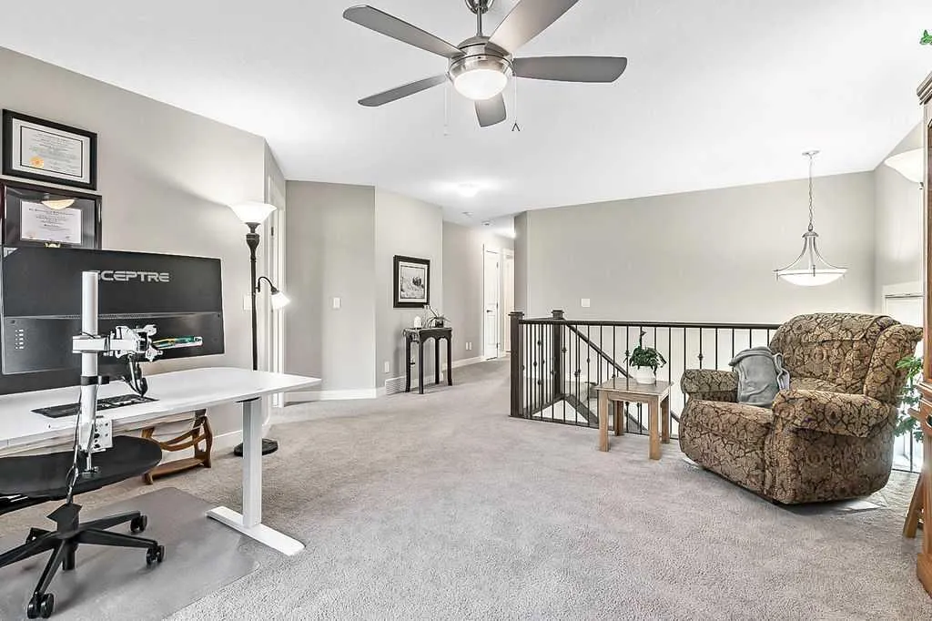 128 Drake Landing Terrace