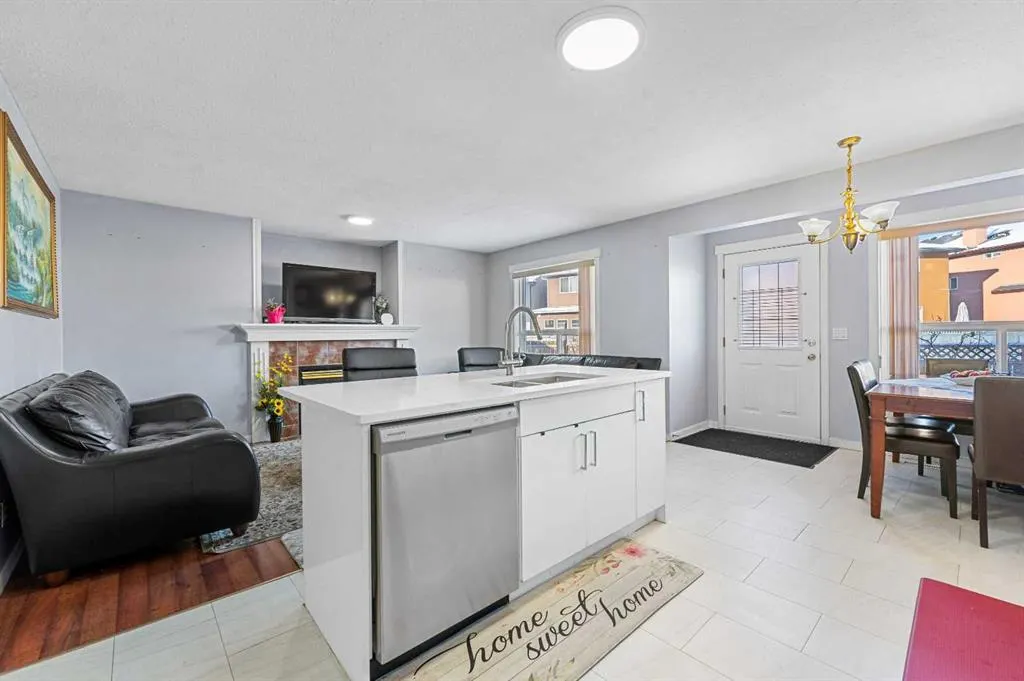 216 Tarawood Place NE