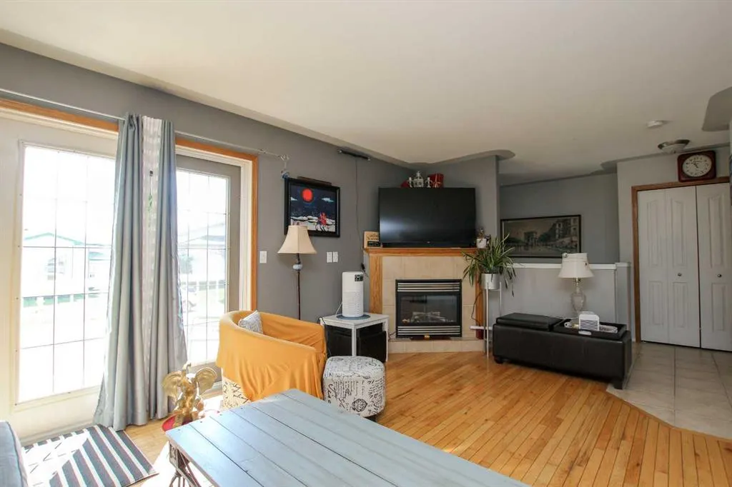 4622 44 Street, #1