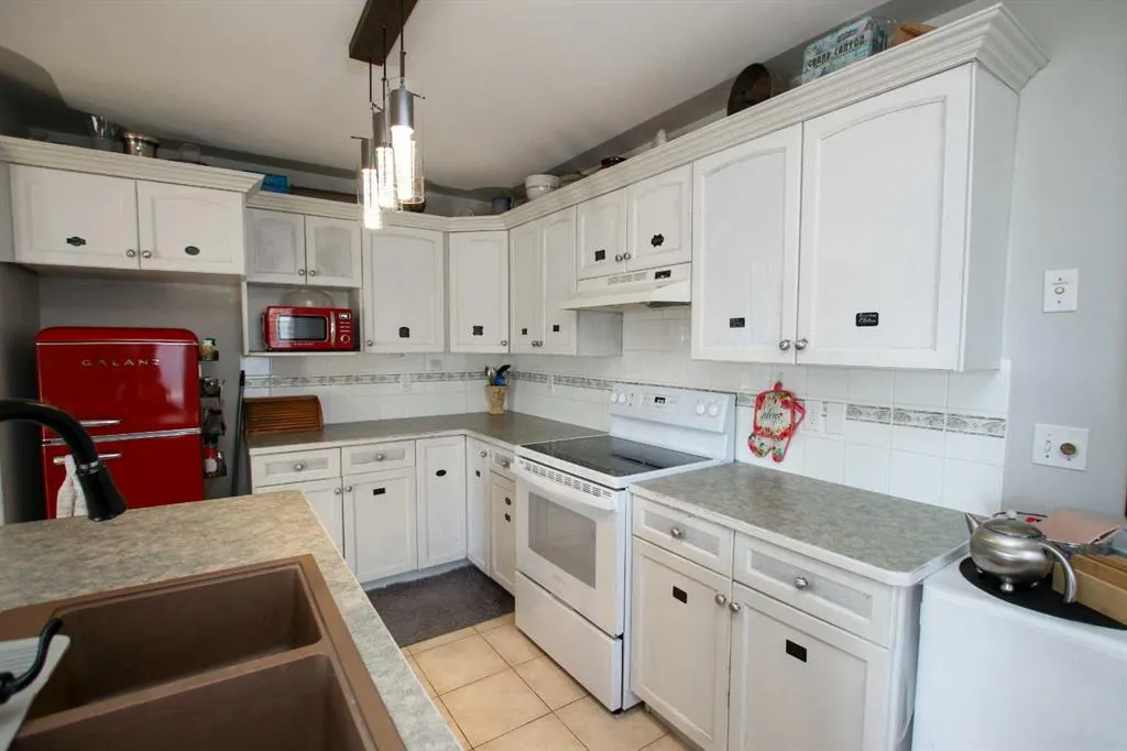 4622 44 Street, #1