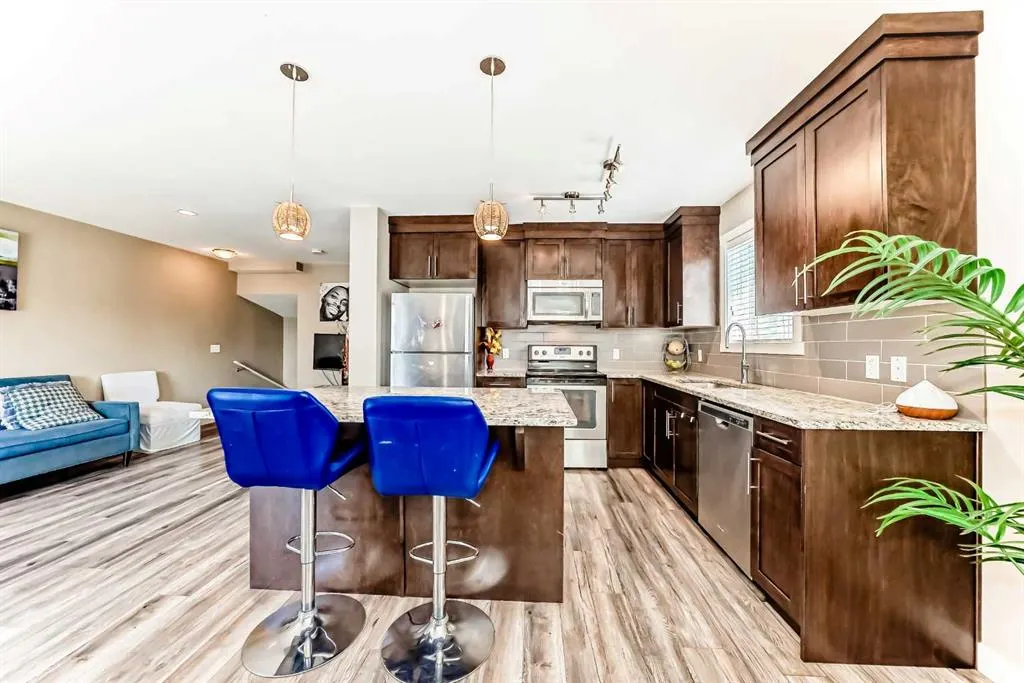 824 Skyview Ranch Grove