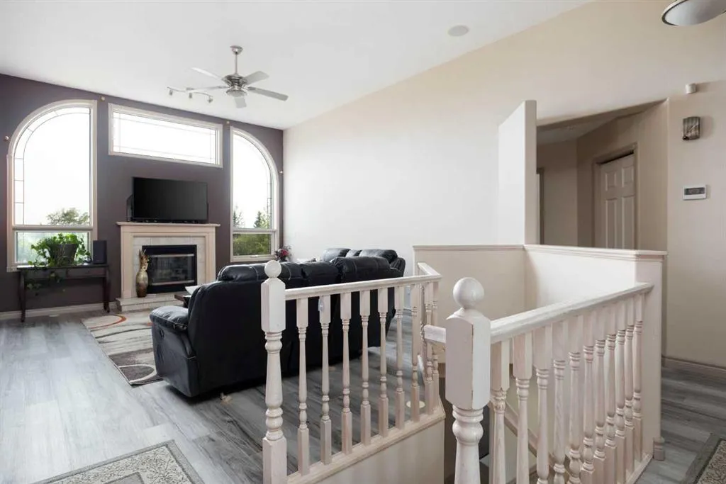 25 FREESTONE Way