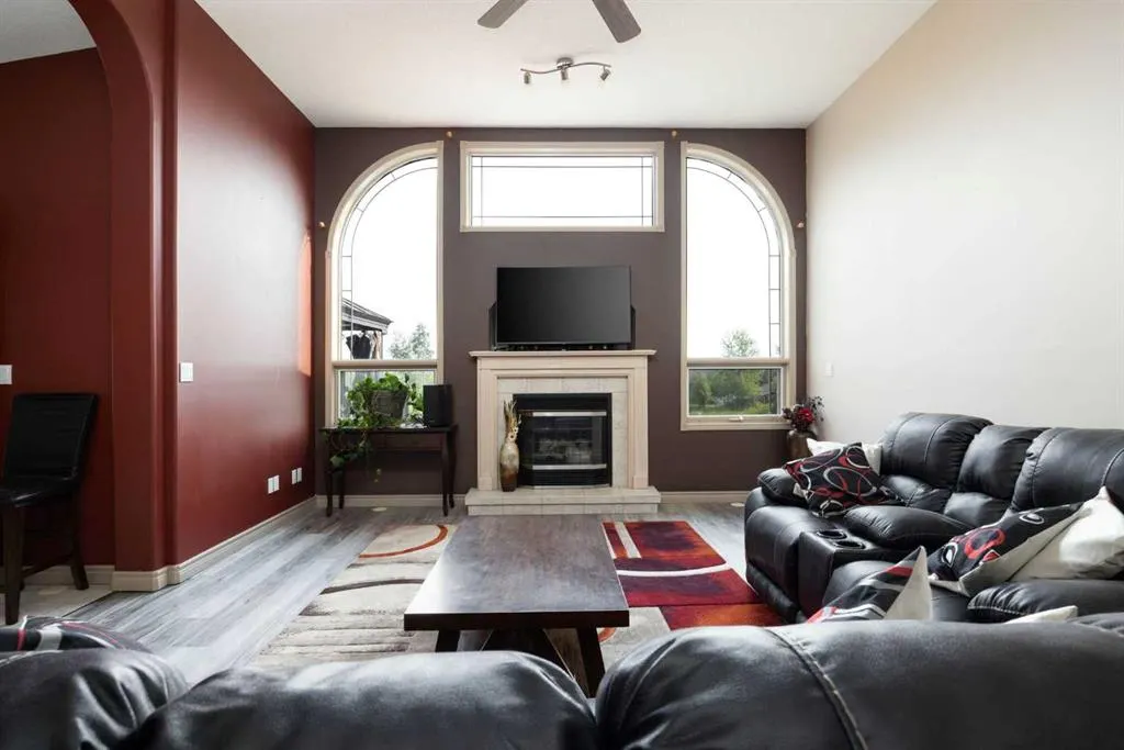 25 FREESTONE Way