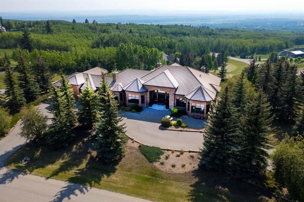 31 Pinnacle Ridge Drive SW