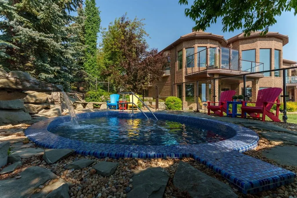 31 Pinnacle Ridge Drive SW