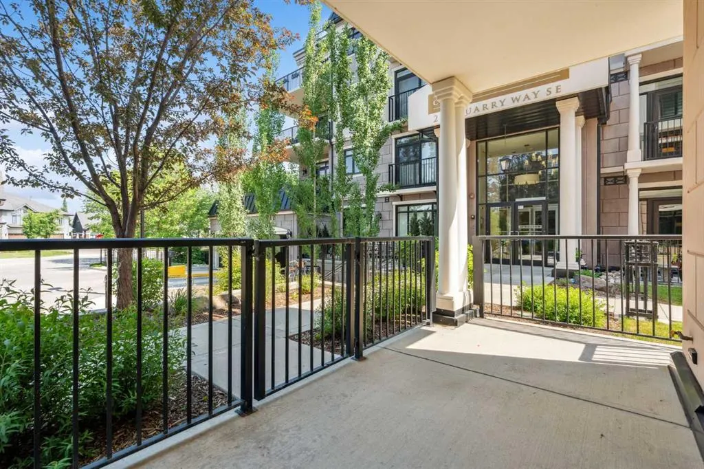 211 Quarry Way SE, #103
