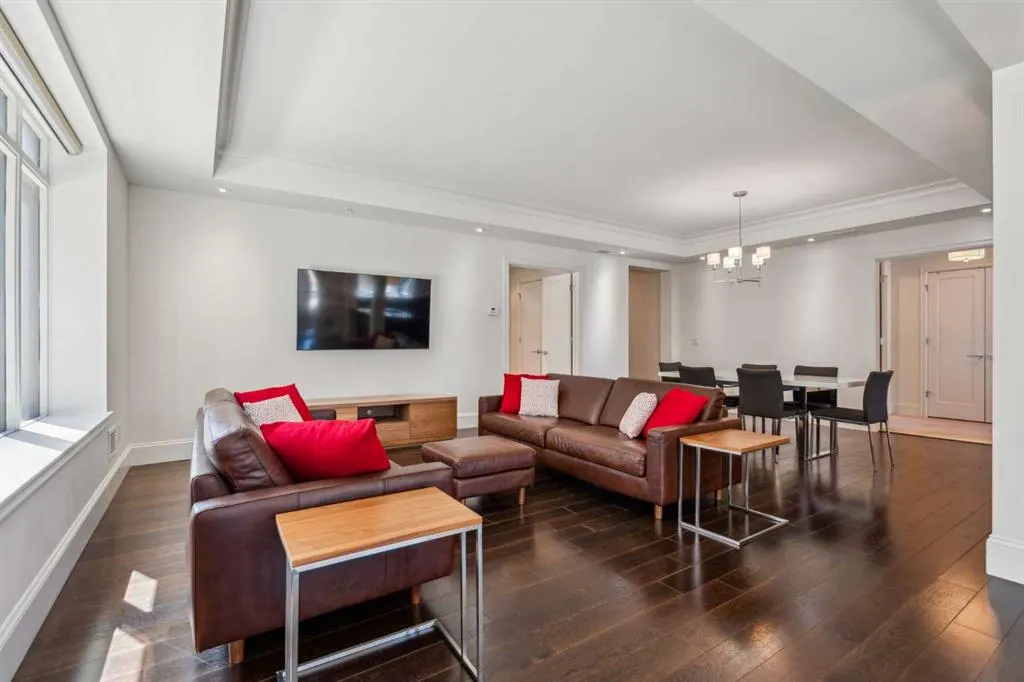 211 Quarry Way SE, #103