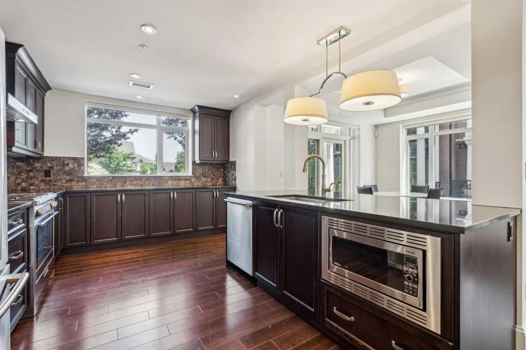 211 Quarry Way SE, #103