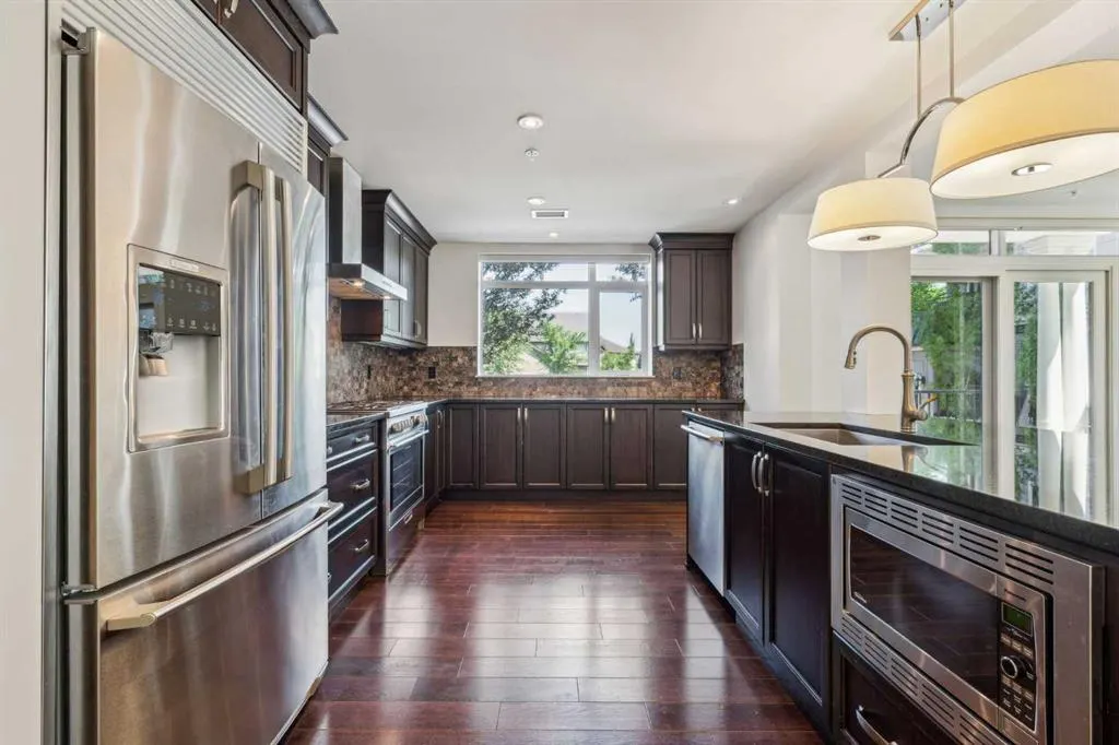 211 Quarry Way SE, #103