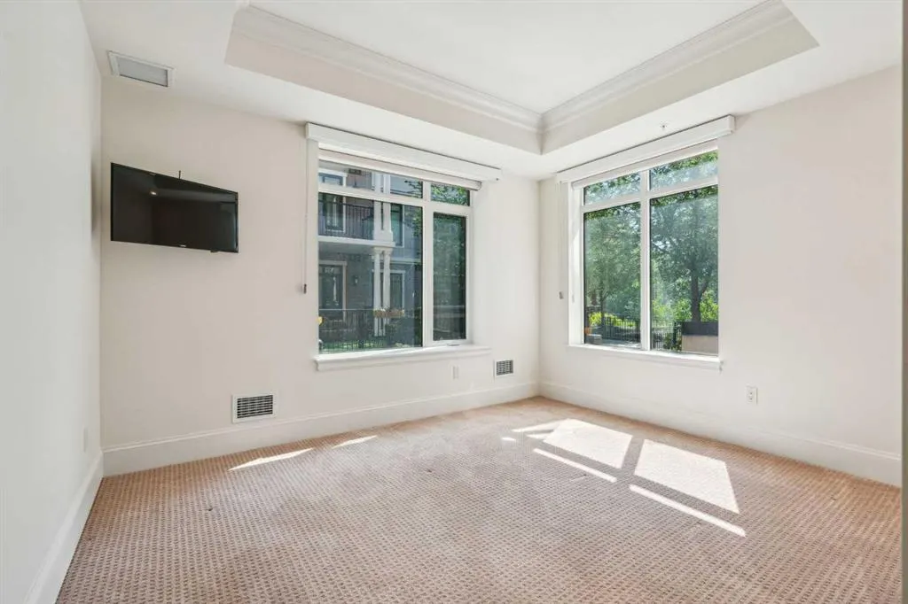 211 Quarry Way SE, #103