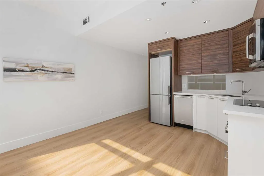 1087 2 Avenue NW, #310
