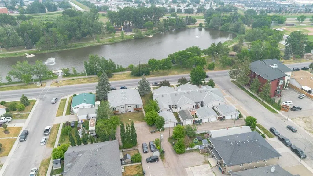 520 Lakeside Boulevard