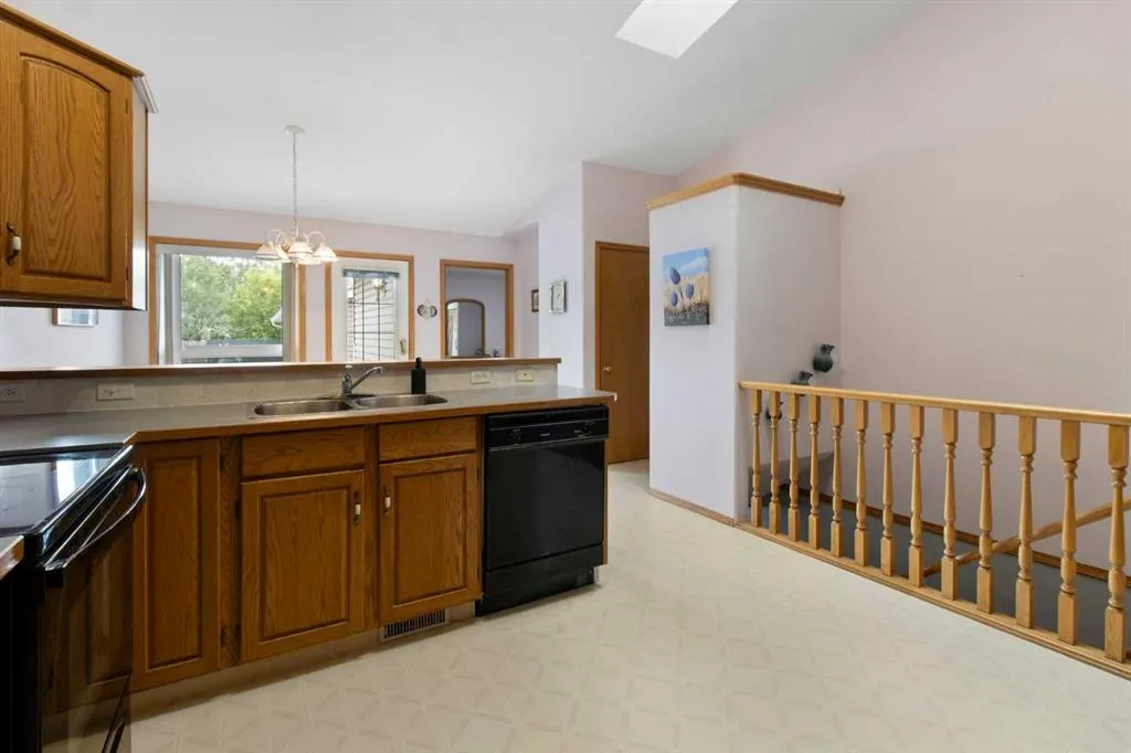 520 Lakeside Boulevard