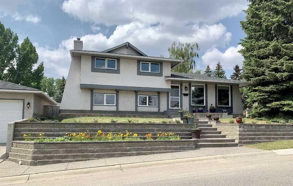 471 Dalmeny Hill NW