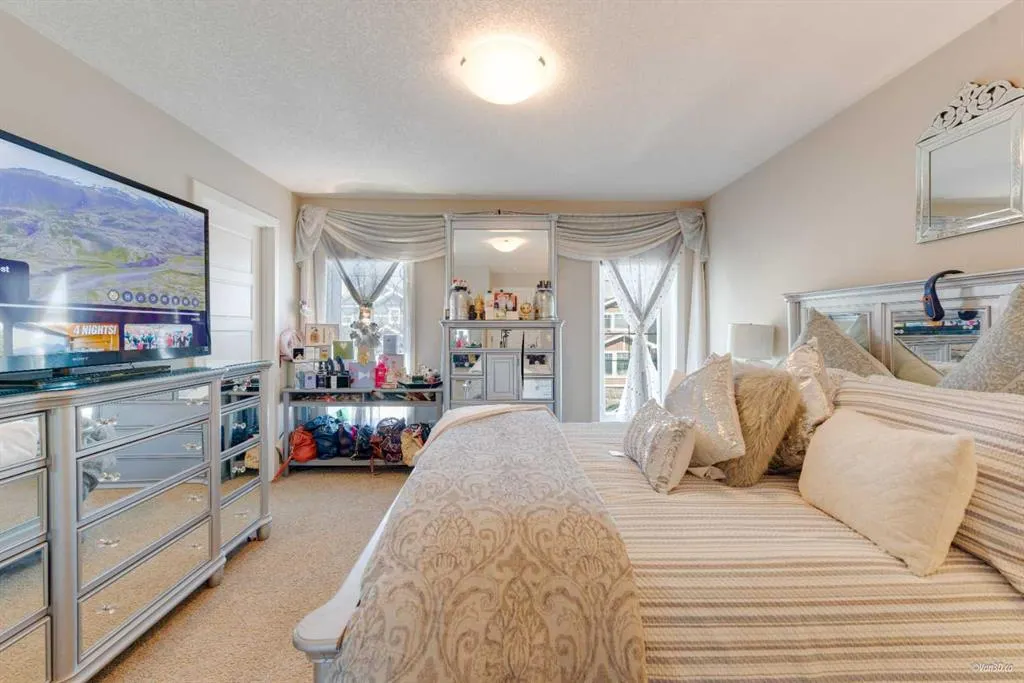 169 Redstone Common NE
