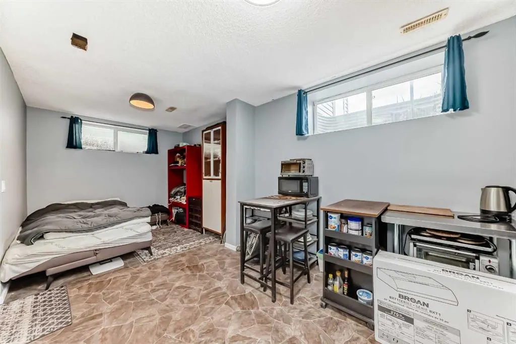 39 Martha's Meadow Close NE