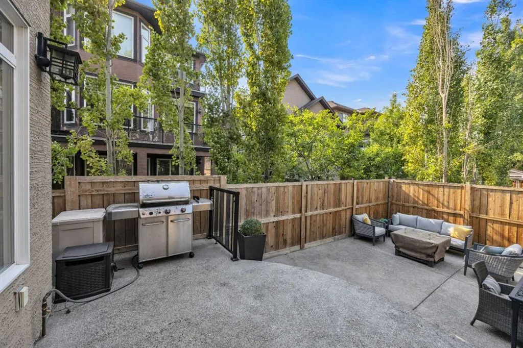 172 Panatella Crescent NW