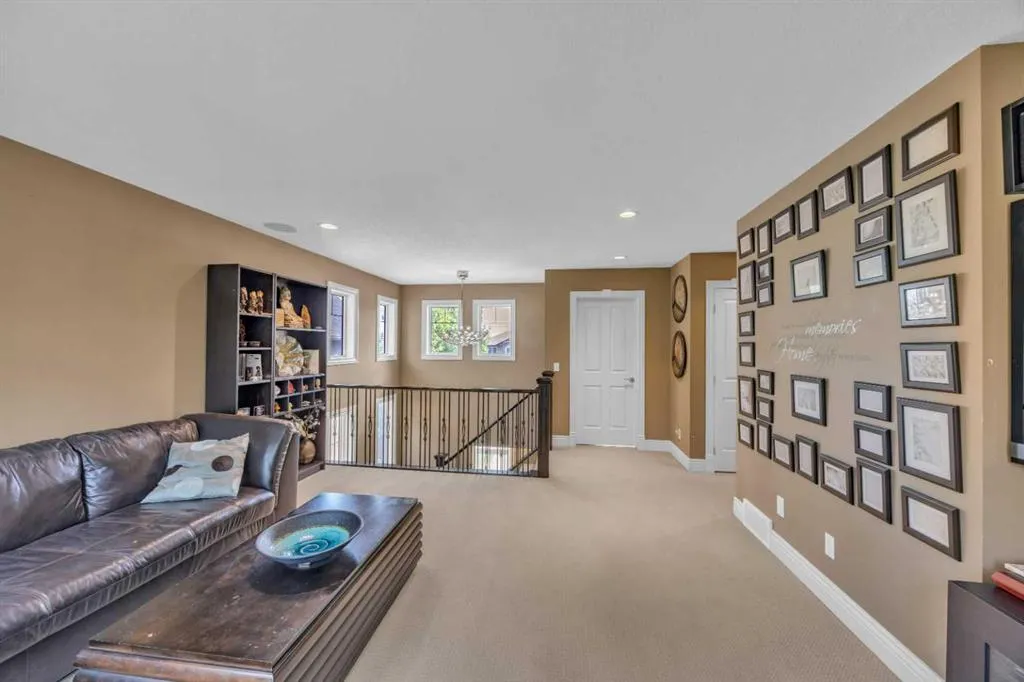 172 Panatella Crescent NW