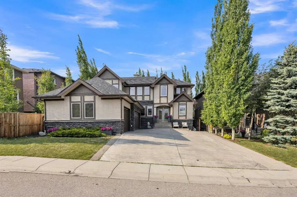 172 Panatella Crescent NW