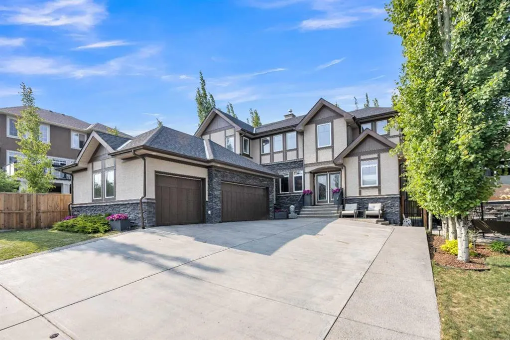 172 Panatella Crescent NW