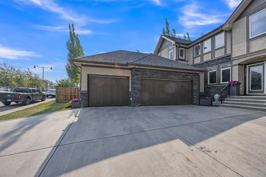172 Panatella Crescent NW