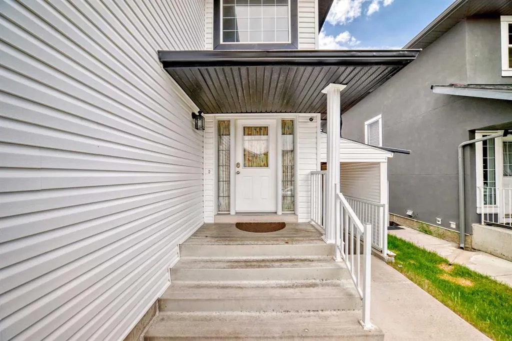 186 Saddleland Crescent NE