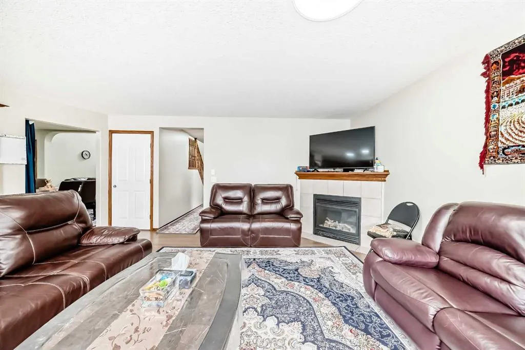 186 Saddleland Crescent NE