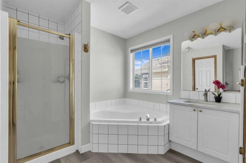 18562 Chaparral Manor SE