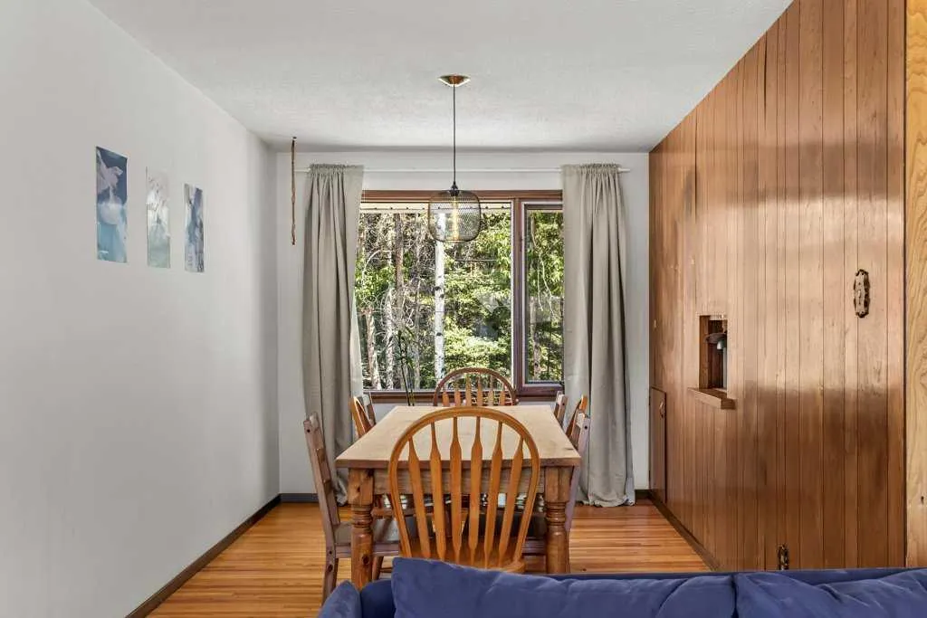 4 Mount Rundle Place