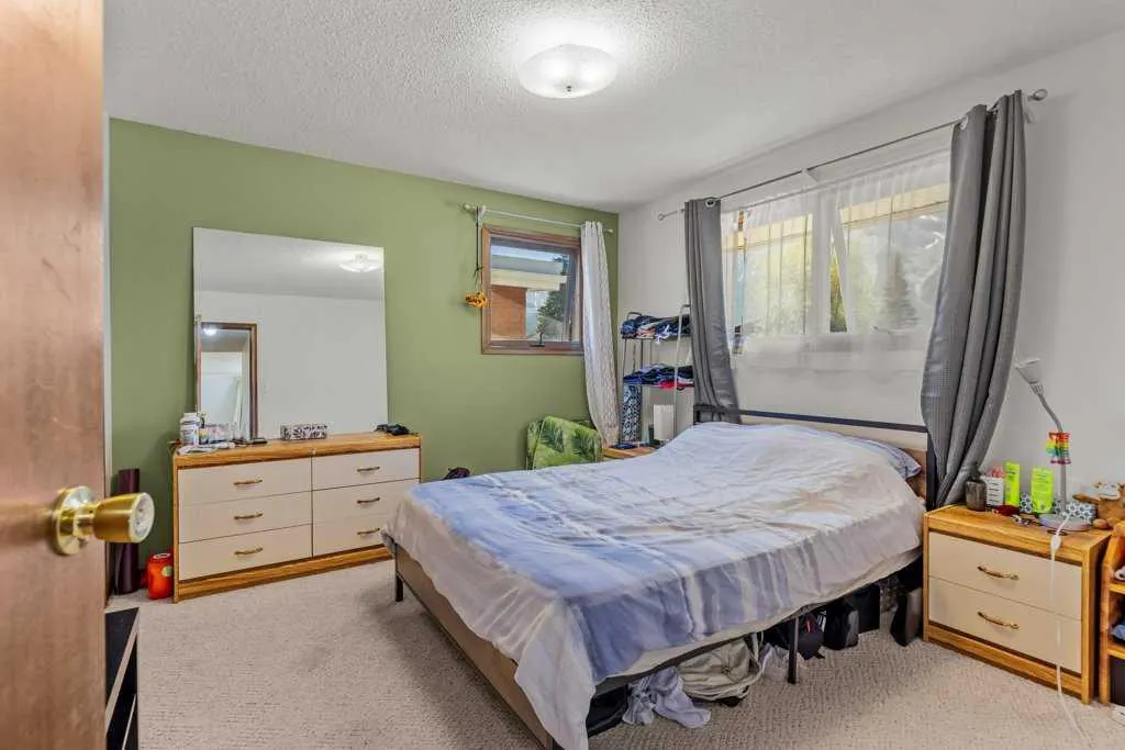 4 Mount Rundle Place