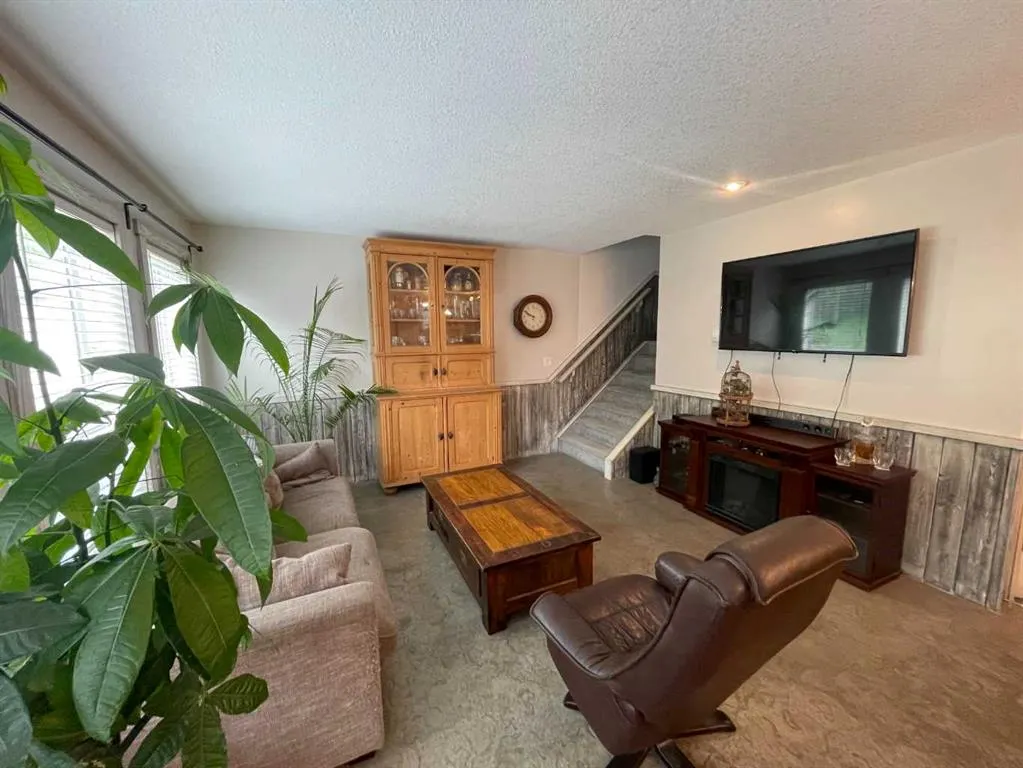 225 Valarosa Place