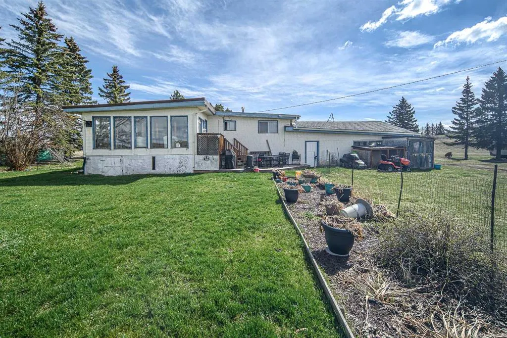 262057 Poplar Hill Drive