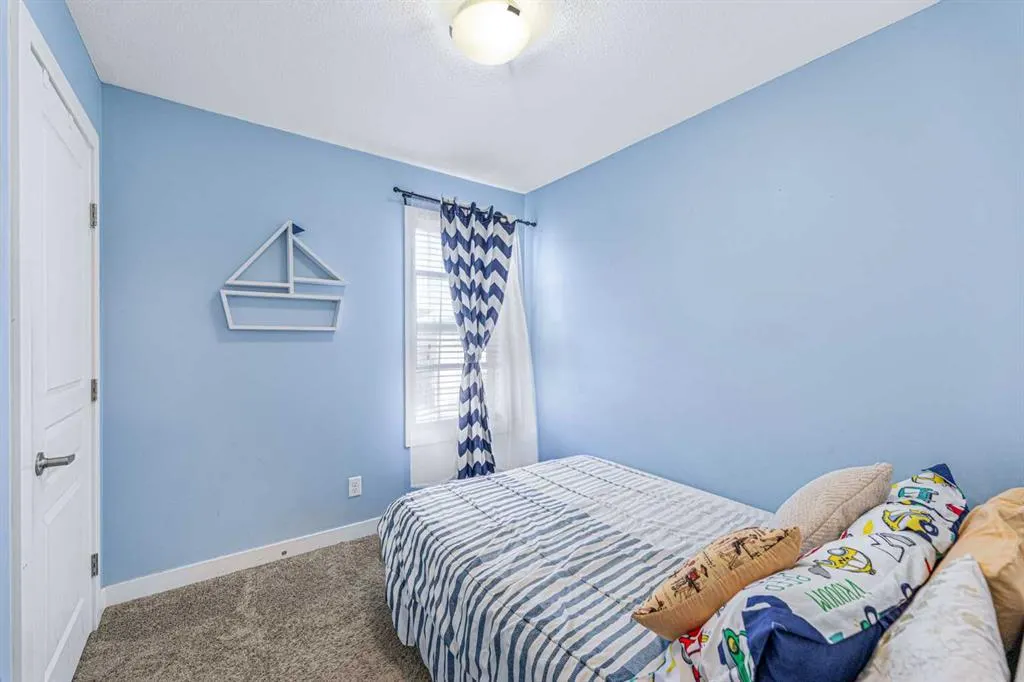32 Horseshoe Crescent, #906