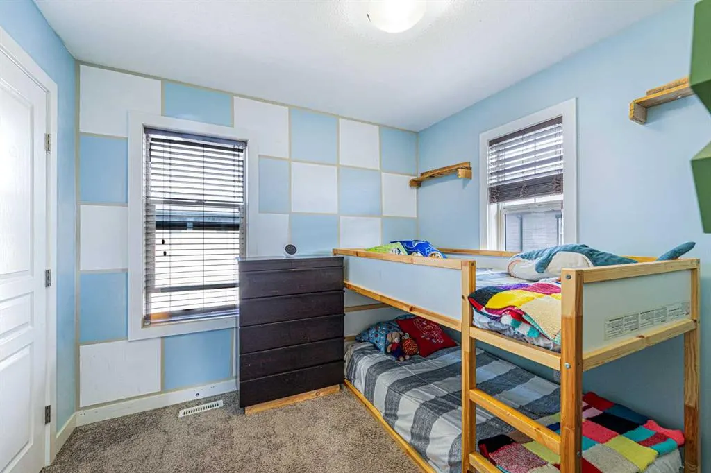 32 Horseshoe Crescent, #906