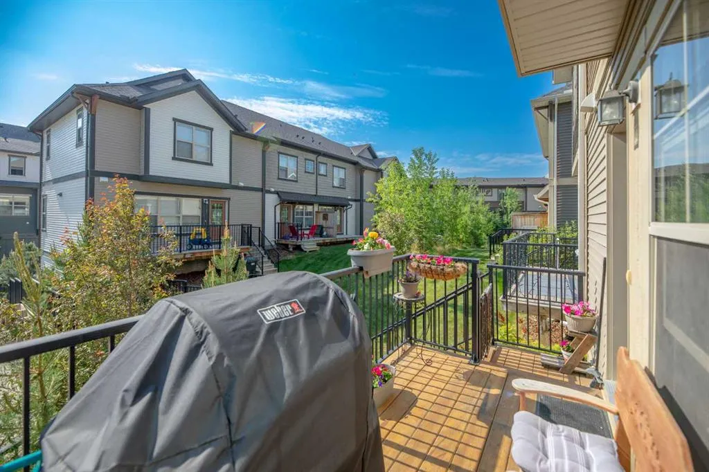 32 Horseshoe Crescent, #906