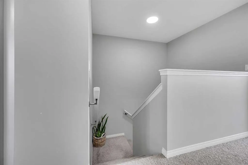 145 Corner Ridge Mews NE