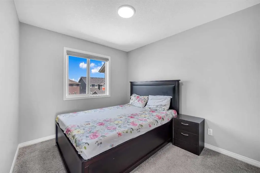 145 Corner Ridge Mews NE