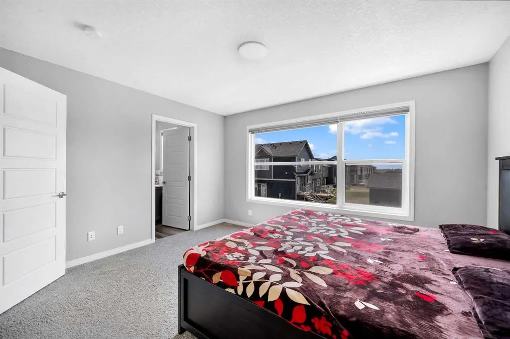 145 Corner Ridge Mews NE