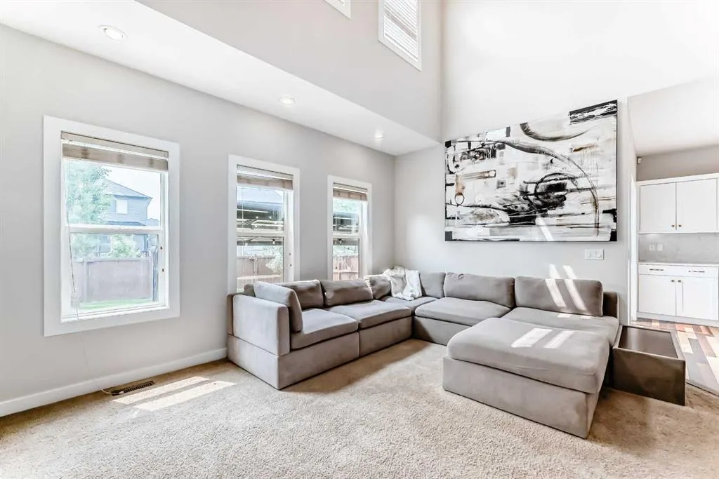 210 Copperleaf Bay SE