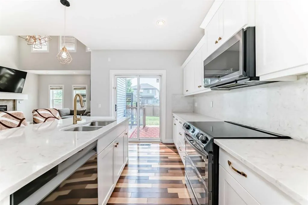 210 Copperleaf Bay SE