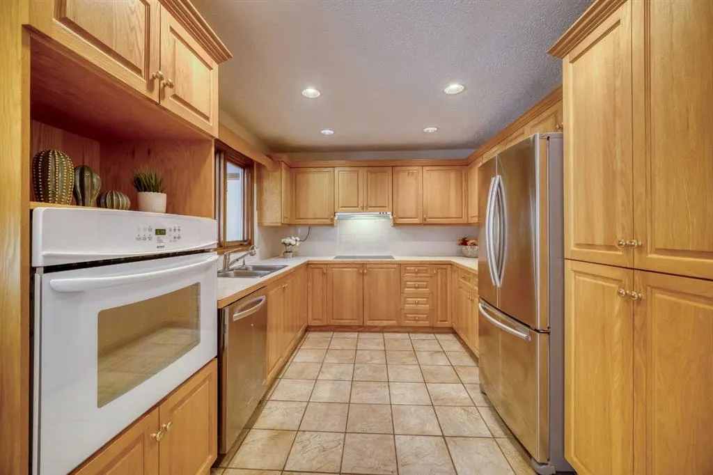 107 Edgehill Court NW