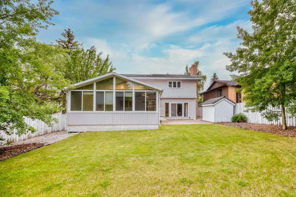 107 Edgehill Court NW