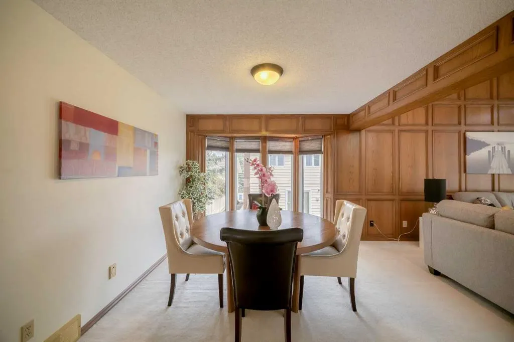 107 Edgehill Court NW